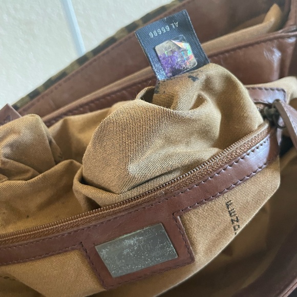 Fendi unisex messenger bag - Picture 11 of 13